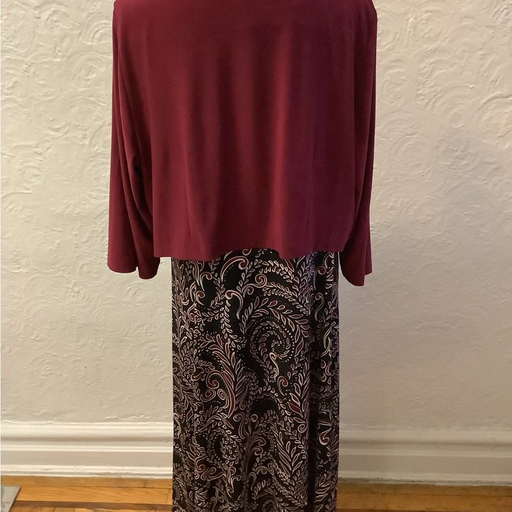 Elegant Burgundy and Black Maxi Dress with Jacket - Picture 2 of 9